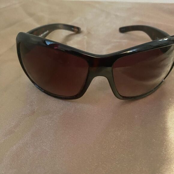Dana Buchman Sunglasses  main image 9